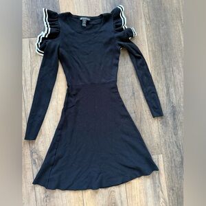 H&M Black Long-Sleeve Ruffle Shoulder Dress XS stretch fit flare mid length